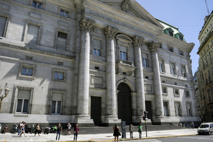 RADIOKTUBRE INFO……..CIERRAN 60 SUCURSALES DEL BANCO NACIÓN    …… Por Simòn Suarez