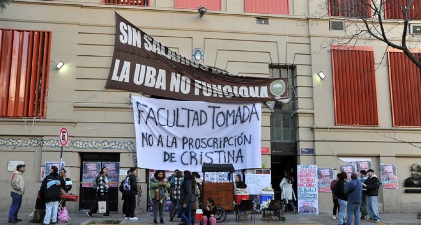 RADIOKTUBRE INFO……..   El movimiento estudiantil se declaró en rebeldía contra la proscripción …… Por Simòn Suarez