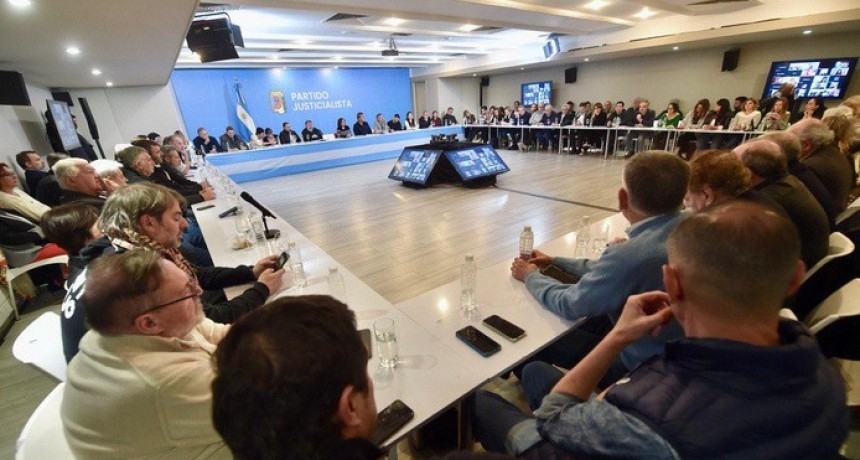 RADIOKTUBRE INFO……..  EN MARCHA: EL PERONISMO SE REORDENA EN DEFENSA DE CRISTINA  …… Por Simòn Suarez