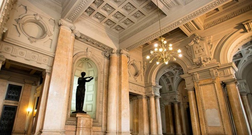 RADIOKTUBRE INFO……..  EL PODER JUDICIAL ES LA INSTITUCIÓN MENOS CREÍBLE  …… Por Simòn Suarez