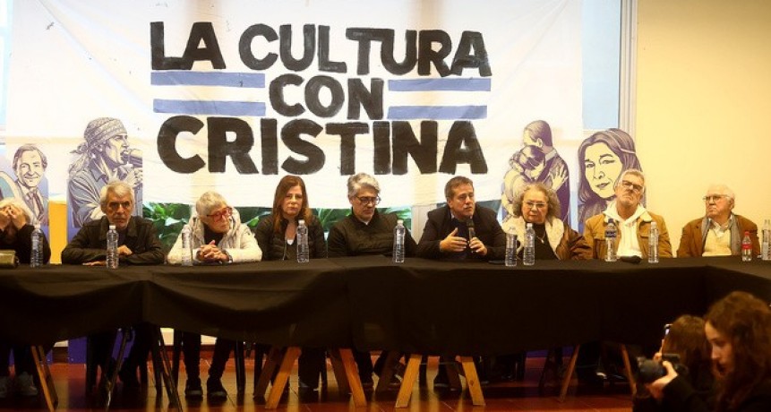 RADIOKTUBRE INFO…….. El apoyo de la cultura a Cristina: 