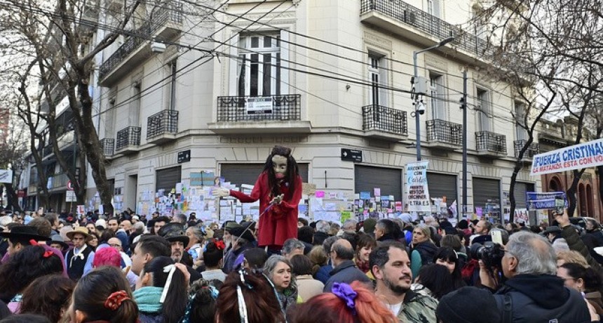 RADIOKTUBRE INFO…….. *EL OTRO PAÍS*   …… Por Simòn Suarez
