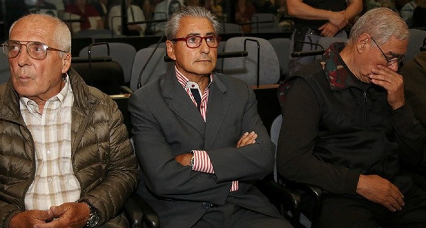 RADIOKTUBRE INFO…….. El TOF2 mandó a su casa al represor Gerardo Arráez, pero no restringió sus visitas   …… Por Simòn Suarez