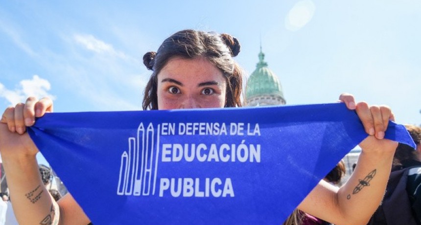 RADIOKTUBRE INFO…….. LAS UNIVERSIDADES NO SE RINDEN ANTE LA ASFICIA   …… Por Simòn Suarez