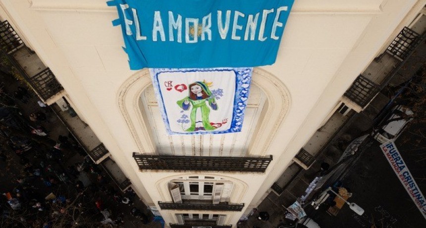 RADIOKTUBRE INFO…….. TODO LO QUE GENERA EL BALCÓN DE CRISTINA   …… Por Simòn Suarez