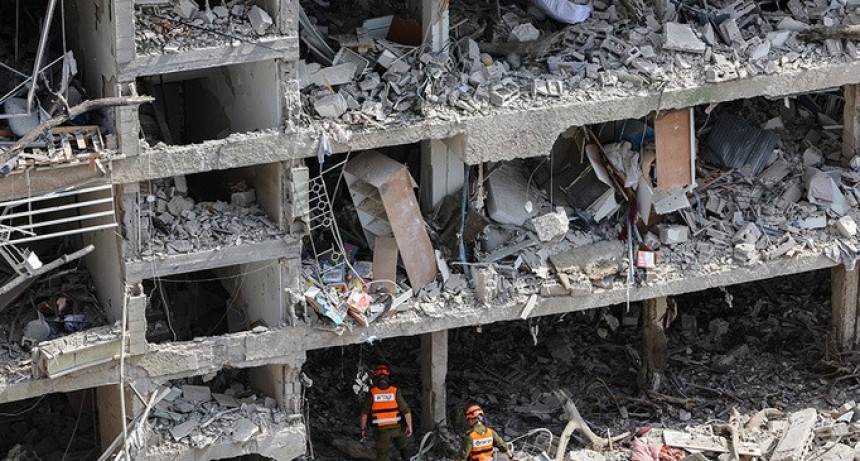 RADIOKTUBRE INFO……..  El bombardeo de EE.UU. a Irán aumentó el riesgo de un conflicto global  …… Por Simòn Suarez