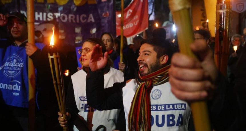 RADIOKTUBRE INFO……..  GRACIAS POR EL FUEGO  …… Por Simòn Suarez
