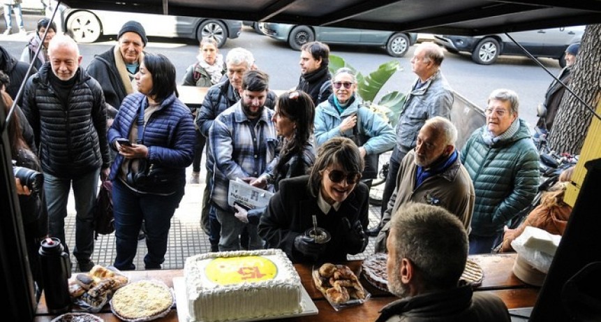 RADIOKTUBRE INFO…….. NUESTRA RADIO BASE CUMPLIÓ 15 AÑOS   …… Por Simòn Suarez