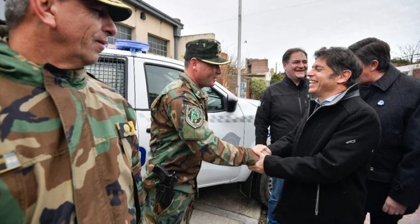 RADIOKTUBRE INFO……..  Kicillof entregó nuevos patrulleros para reforzar la seguridad en San Cayetano: todos los detalles  …… Por Simòn Suarez