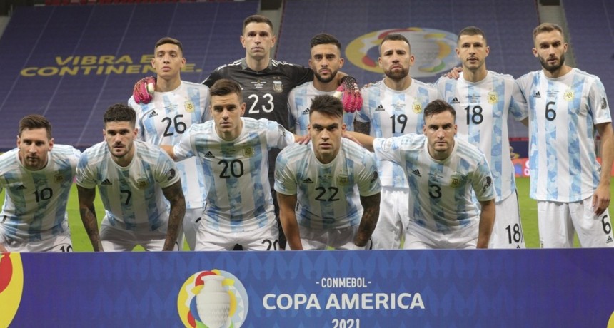RADIOKTUBRE INFO…- Argentina, en los penales y con una gran noche de Martínez, es finalista..-Por Simón Suarez..VER MAS