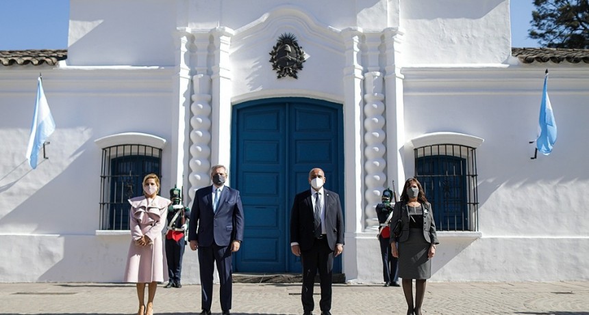 RADIOKTUBRE INFO…- El Presidente encabeza en Tucumán el acto por el Día de la Independencia..-Por Simón Suarez..VER MAS