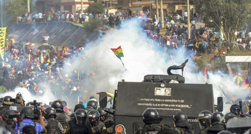 RADIOKTUBRE INFO…-En Bolivia hubo armas, municiones y hasta espías argentinos- -Por Simón Suarez..VER MAS
