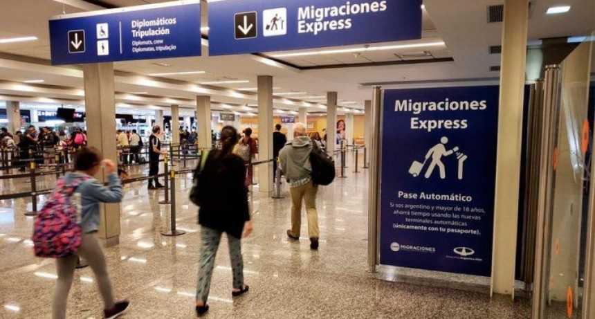 RADIOKTUBRE INFO…-Confirmaron nueve casos más de la variante Delta en viajeros.. -Por Simón Suarez..VER MAS
