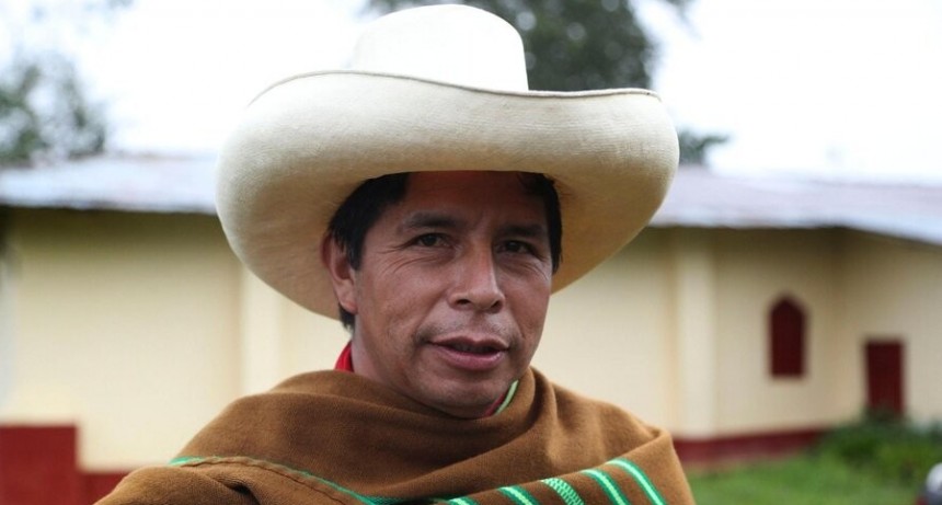 RADIOKTUBRE INFO…-Perú: la justicia electoral confirmó el triunfo de Pedro Castillo -Por Simón Suarez..VER MAS
