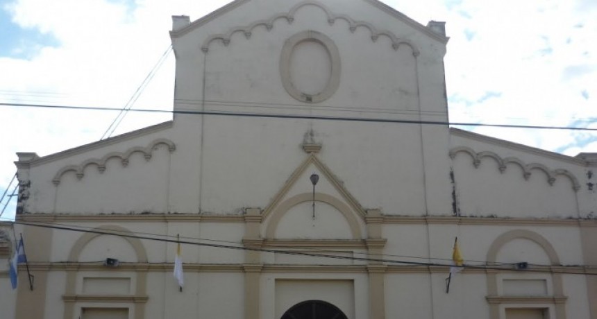 RADIOKTUBRE INFO…-Quitilipi: a punta de cuchillo entró a robar a una iglesia y se persignó antes de irse-Por Simón Suarez..VER MAS