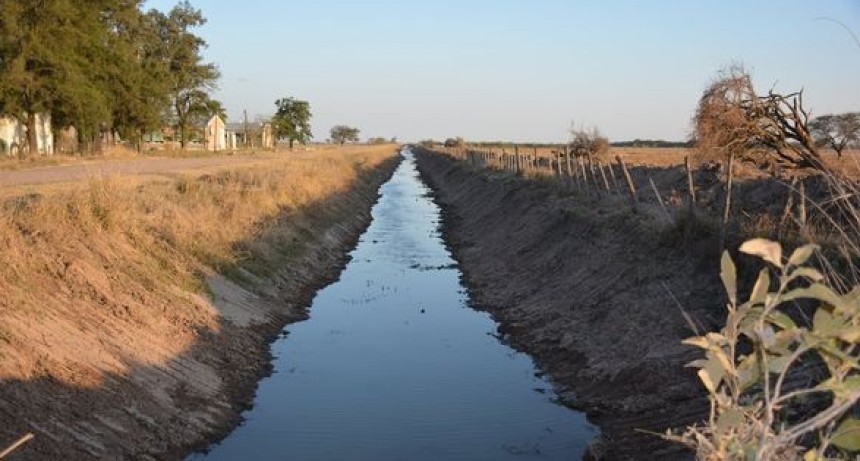 RADIOKTUBRE INFO…-OBRAS DE OBRAS HIDRÁULICAS EN VILLA CORREA--Por Simón Suarez..VER MAS