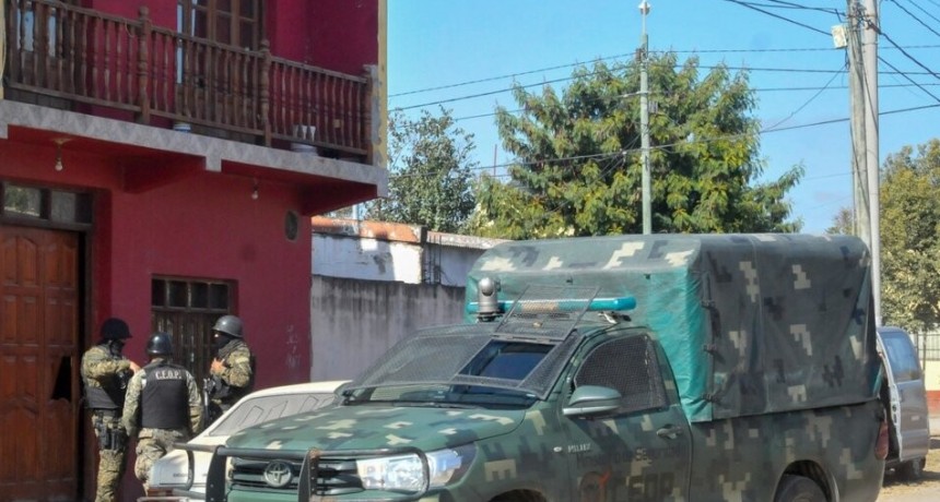 RADIOKTUBRE INFO..-   La cacería de la policía de Morales-Por Simón Suarez..Ver mas..