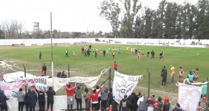 RADIOKTUBRE INFO..- Murió un hincha de 18 años baleado durante el partido entre Luján y Alem  -Por Simón Suarez..Ver mas..