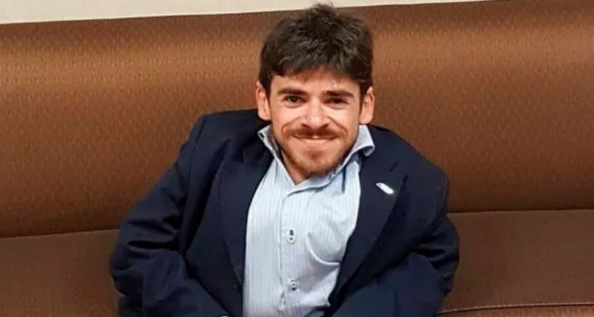 RADIOKTUBRE INFO…. El macrismo ya no pudo seguir defendiendo a Franco Rinaldi: a la homofobia y racismo se sumó el antisemitismo  …Por Simón Suarez..Ver mas..