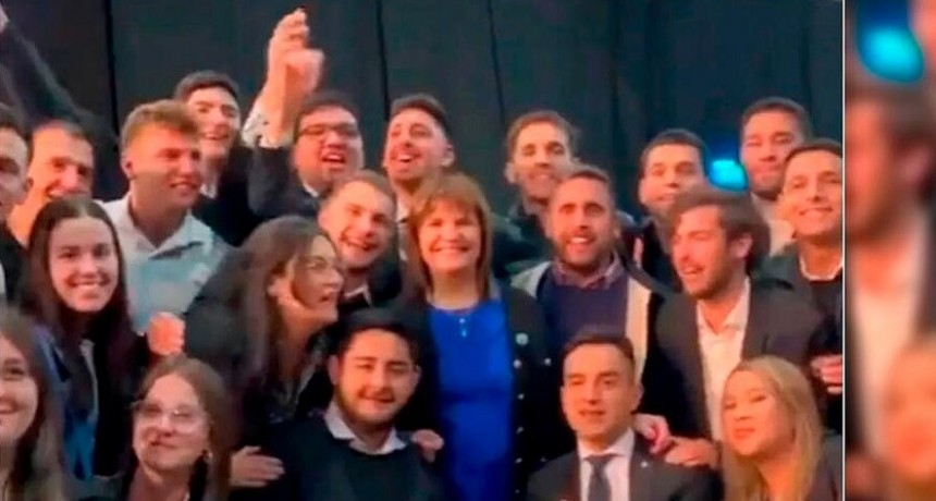 RADIOKTUBRE INFO….  Semáforo rojo para Patricia Bullrich en una campaña que derrapa …Por Simón Suarez..Ver mas..