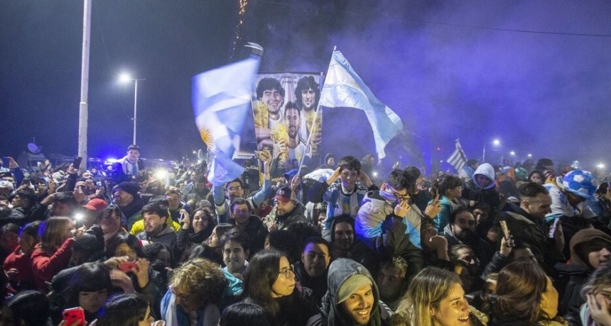INFO DIARIOKTUBRE ….  LA LLEGADA DE LA SELECIÓN A EZEIZA  ….Por Simòn Suàrez