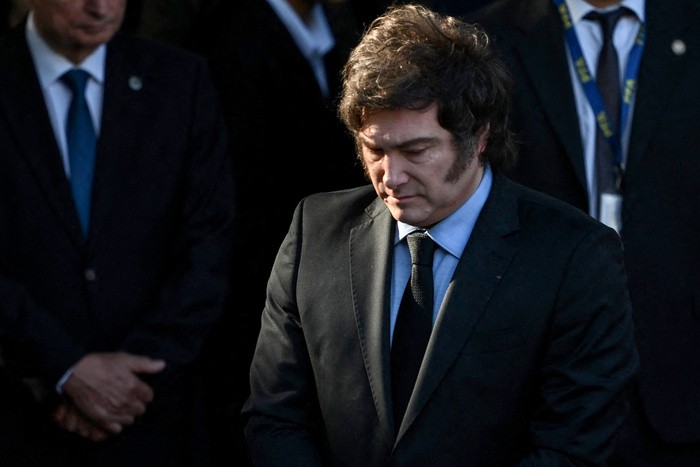 RADIOKTUBRE INFO…….. NO CULPES A LA NIEBLA ...   …… Por Simòn Suarez