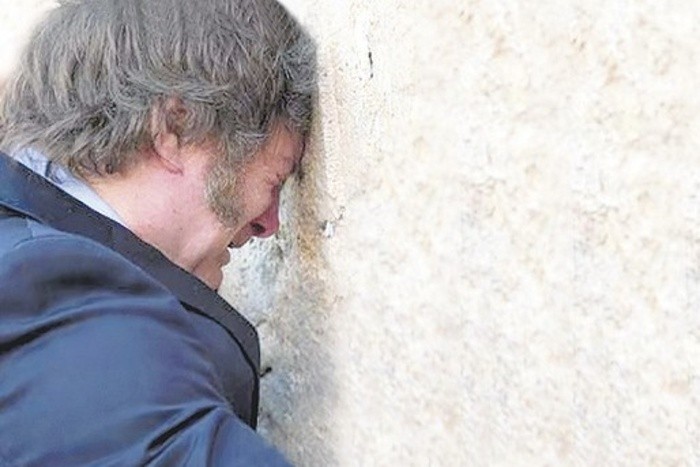 RADIOKTUBRE INFO…….. POR PALIZA: EL GOBIERNO SUFRIÓ LA MAYOR DERROTA EN EL SENADO   …… Por Simòn Suarez