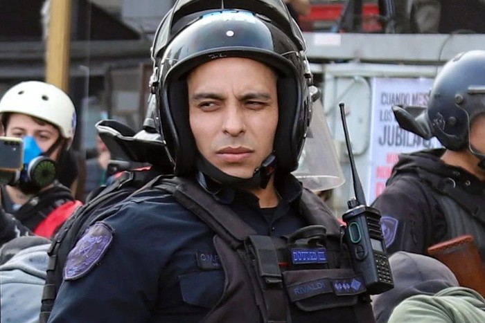 RADIOKTUBRE INFO……..  CONFIRMARON EL PROCESAMIENTO DEL POLICIA QUE GASEO A UNA NENA DE 11 AÑOS  …… Por Simòn Suarez
