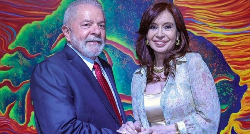 RADIOKTUBRE INFO…….. LULA LLEGA A LA ARGENTINA Y CRISTINA PIDE PERMISO PARA RECIBIRLO   …… Por Simòn Suarez