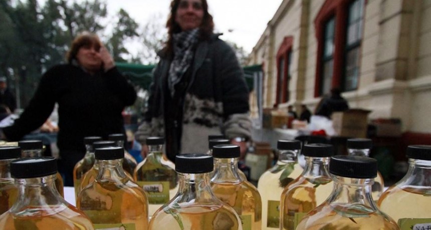 RADIOKTUBRE INFO…-Caña de ruda por el Día de la Pachamama: ¿qué ritual hay detrás de las bebidas?- -Por  SimónSuárez..Ver mas