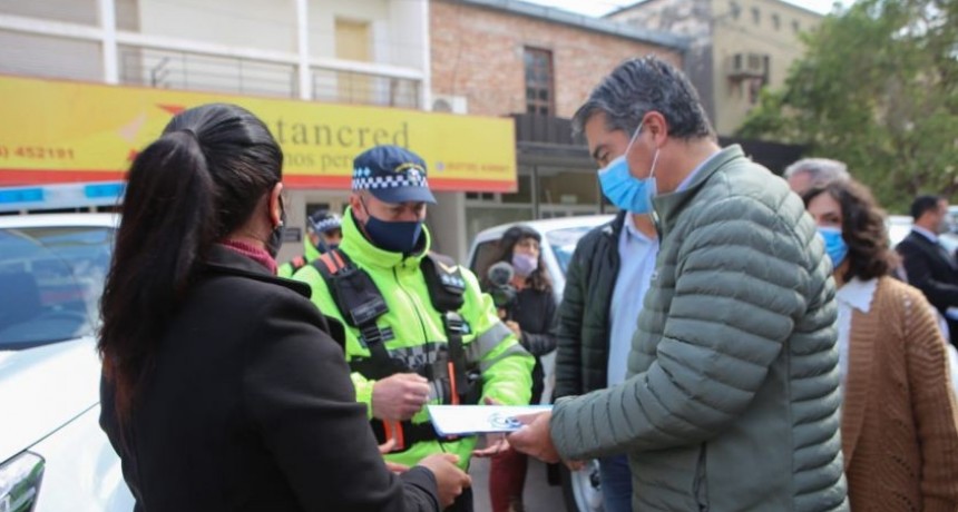 RADIOKUBRE INFO…-El Gobierno entregó patrulleros para Villa Ángela, Santa Sylvina y Enrique Urien... -Por  SimónSuárez Ver mas