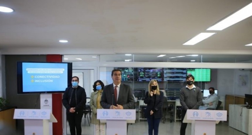 RADIOKUBRE INFO…- Capitanich anunció la conexión a Internet en 600 escuelas-Por  SimónSuárez Ver mas