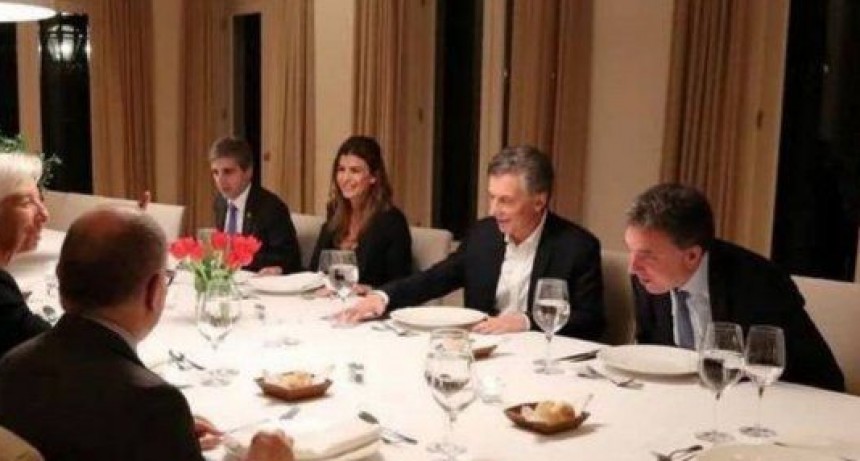 RADIOKUBRE INFO…- La Cámpora se refirió a la foto de Olivos y cruzó a Macri por el endeudamiento..-Por  SimónSuárez Ver mas