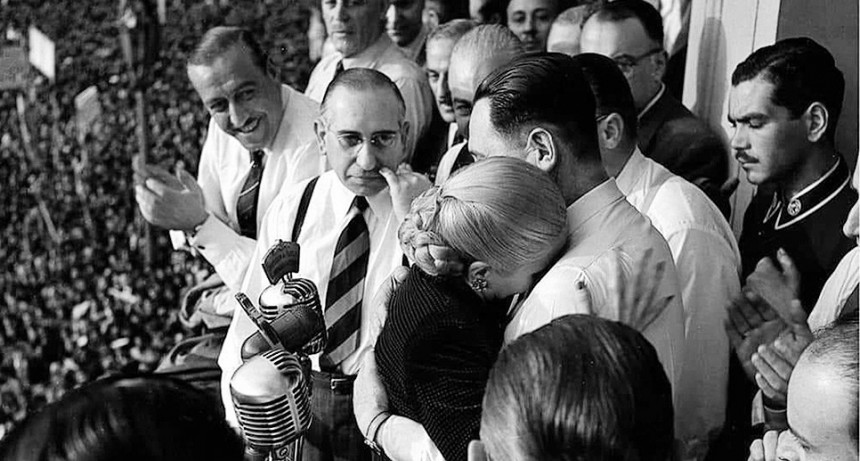 RADIOKUBRE INFO…- A 70 años de la marcha por la fórmula Perón-Perón y el renunciamiento de Evita..-Por  SimónSuárez Ver mas