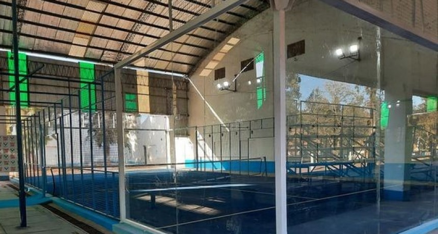 RADIOKUBRE INFO…- CANCHA DE PADLE EN EL DEPORTIVO COMERCIO..-Por  SimónSuárez Ver mas…