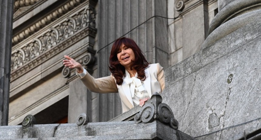 RADIOKTUBRE INFO..-  NADA DE LO QUE DIJERON LOS FISCALES FUÉ PROBADO. -Por Simón Suarez..Ver mas..	