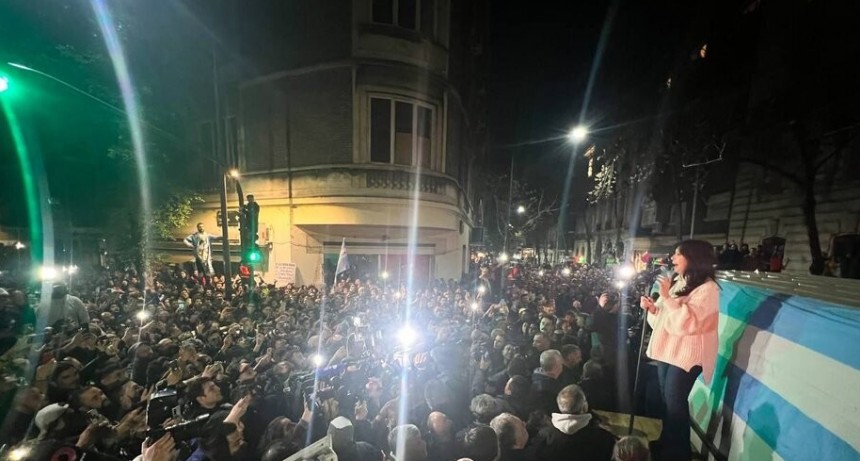 RADIOKTUBRE INFO..- MINUTO A MINUTO UNA MOVILIZACIÓN CONMOVEDORA.  -Por Simón Suarez..Ver mas..