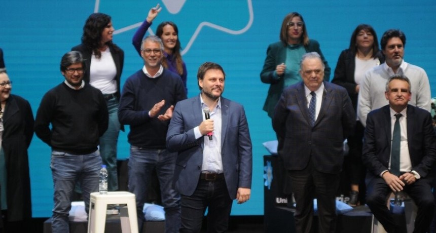 RADIOKTUBRE INFO….  Leandro Santoro: 