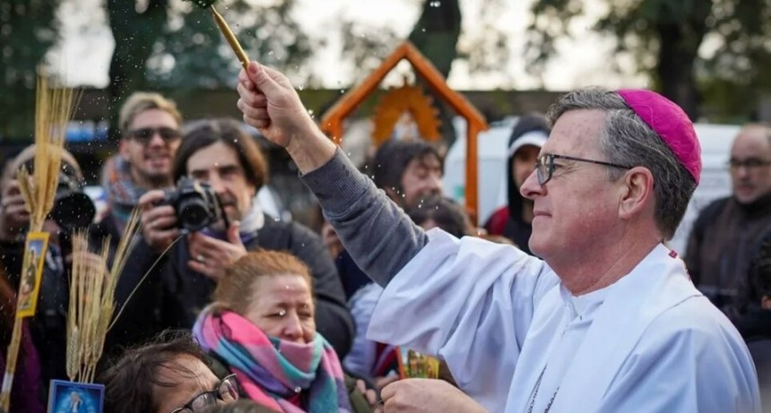 INFO DIARIOKTUBRE ….  NUESTRA PATRIA ESTÁ HERIDA MEDIA MUERTA DIJO EL ARZOBISSPO EN SAN CAYETANO  ….Por Simòn Suàrez