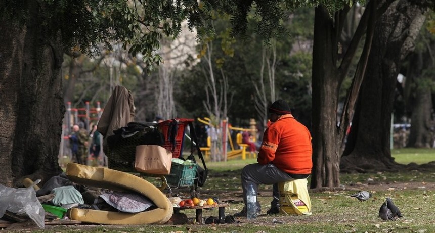 INFO DIARIOKTUBRE ….  POBRES HASTA ALCANZAR LOS 900 MIL PESOS  ….Por Simòn Suàrez