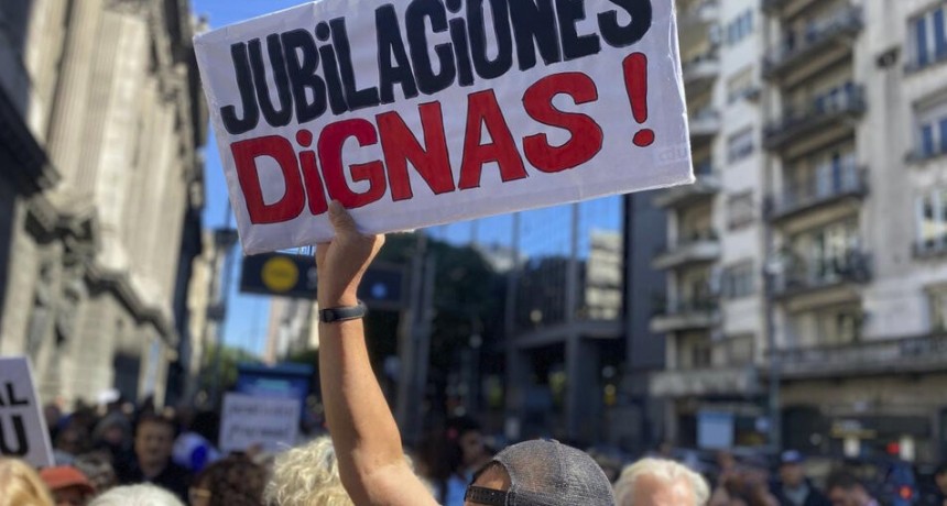 RADIOKTUBRE INFO…CONTRA EL VETO PRESIDENCIAL  …..Por Simon Suarez