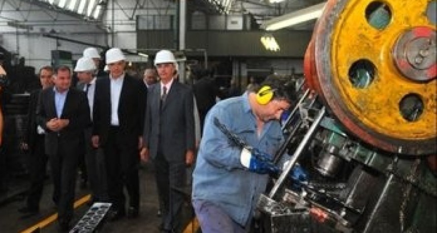 RADIOKTUBRE INFO…CERRÓ UNA HIST´RICA FABRICA DE 70 AÑOS POR LAS POLITICAS DE MIELI ECHARO 70 EMPLEADOS.…..Por Simon Suarez