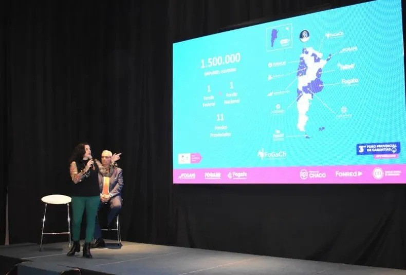 RADIOKTUBRE INFO...El Chaco es sede del 1º Foro de la Región Litoral y 3º Provincial de Garantías.. Por Simon Suarez