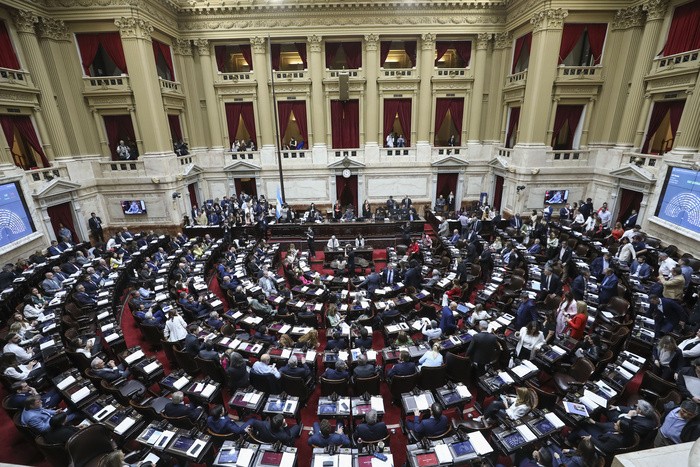 RADIOKTUBRE INFO……..   Arranca otra semana compleja para la Casa Rosada en Diputados …… Por Simòn Suarez