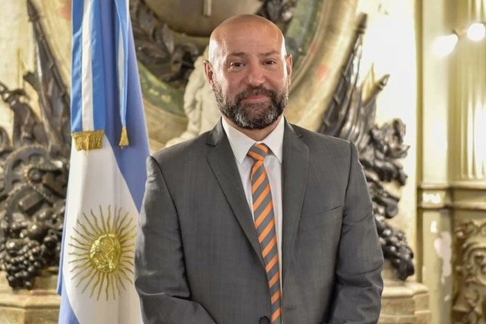 RADIOKTUBRE INFO…….. POR ORDEN DE MILEI RENUNCIÓ SPANUOLO A LA ANDIS   …… Por Simòn Suarez