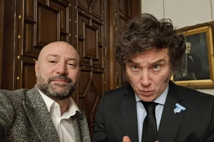 RADIOKTUBRE INFO…….. SPAGNUOLO BORRANDO MENSAJES   …… Por Simòn Suarez