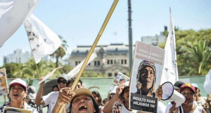 RADIOKTUBRE INFO……..   Caravana por Milagro Sala a 3500 días de su detención …… Por Simòn Suarez