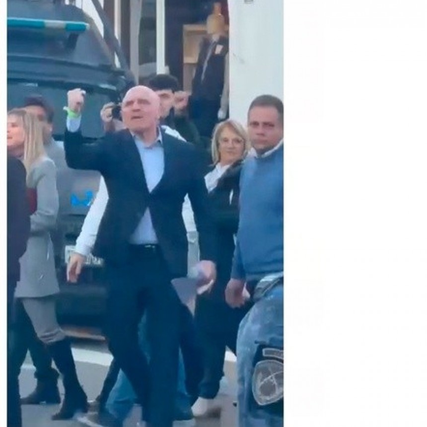 RADIOKTUBRE INFO……..  SPER FUÉ ABUCHEADO EN UN ACTO DE JUNIN  …… Por Simòn Suarez