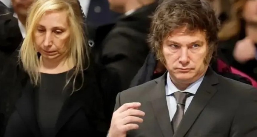 - RADIOKTUBRE INFO……..  KARINA ALTA COIMERA  …… Por Simòn Suarez