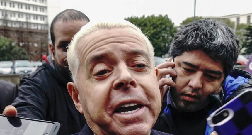 RADIOKUBRE INFO…-.FALLECIÓ Norberto Oyarbide, una figura excéntrica entre los escándalos y el poder-Por  SimónSuárez Ver mas…